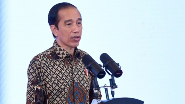 Presiden Jokowi meminta kabinetnya mempercepat pembangunan ekonomi di perbatasan Indonesia dengan Malaysia, Timor Leste, dan Papua Nugini.