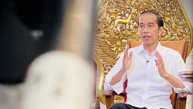 Jokowi: Vaksin Gratis Tak Terkait BPJS, Semua Warga Bisa Ikut Presiden Jokowi menekankan seluruh masyarakat Indonesia berhak mendapatkan vaksin covid secara gratis.