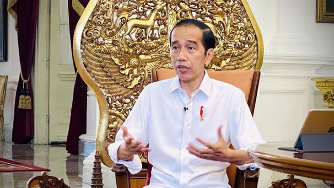 Jokowi: Vaksin Sudah Ada, Tinggal Mulai Kapan Presiden Joko Widodo menegaskan bahwa vaksin covid-19 sudah tersedia di Indonesia hanya tinggal menunggu waktu diberikan kepada warga.