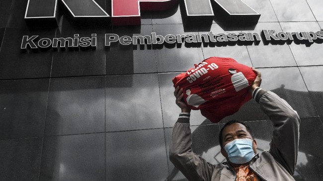 Masyarakat Anti-Korupsi Indonesia (MAKI) menggugat KPK karena tak kunjung memeriksa Ihsan Yunus terkait korupsi bansos.