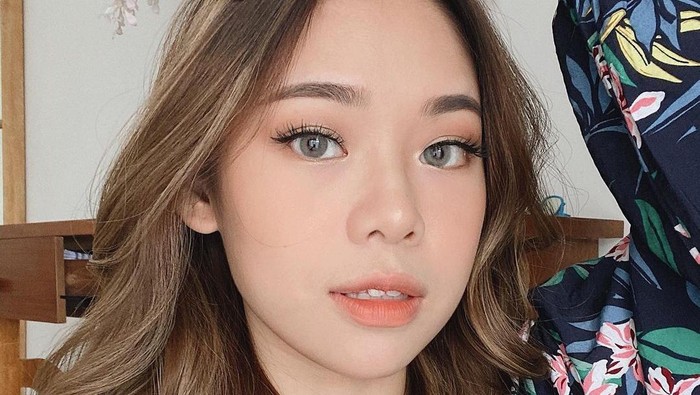 6 Rekomendasi Blush On Lokal Bagus untuk Peachy Makeup Look
