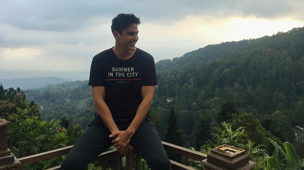 Pesona Tampan Mischa Chandrawinata&comma; Mantan Pacar Jessica Mila