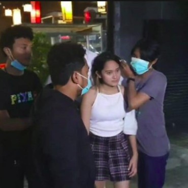 Beredar Foto Salshabilla Adriani Diamankan Warga usai Tabrak 2 Mobil