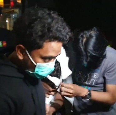 Teman Pria yang 'Lindungi' Salshabilla Saat Diamankan Warga Jadi Sorotan