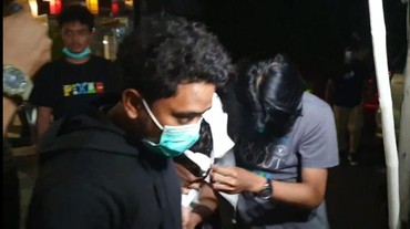 Teman Pria yang 'Lindungi' Salshabilla Saat Diamankan Warga Jadi Sorotan