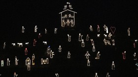 FOTO: Seni Instalasi di Atas Bukit Sambut Natal 2020