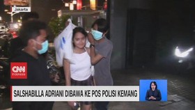 VIDEO: Tabrak Mobil, Salshabilla Adriani Dibawa ke Pos Polisi
