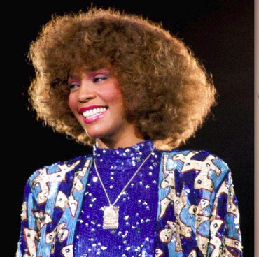 Naomi Ackie Disebut Akan Bintangi Film Biografi Whitney Houston