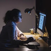 Apa Kamu Termasuk Orang yang Workaholic? Kenali Tanda-Tandanya!