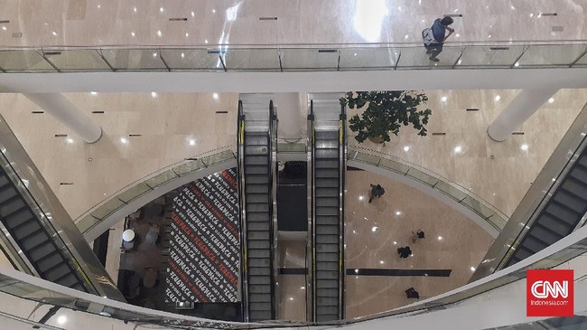 Jones Lang LaSalle (JLL) menilai tingkat keterisian mal di DKI Jakarta turun tahun lalu karena penerapan Pembatasan Sosial Berskala Besar (PSBB).