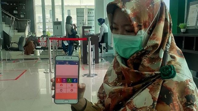 Rosy menilai perkembangan pelayanan Program JKN-KIS terbilang memuaskan, baik dari segi administrasi maupun pelayanan kesehatan.