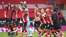 Kuda Hitam Liga Inggris Layu Sebelum Berkembang