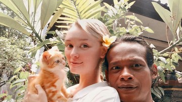 Pernikahan Bule Inggris dengan Pria WNI