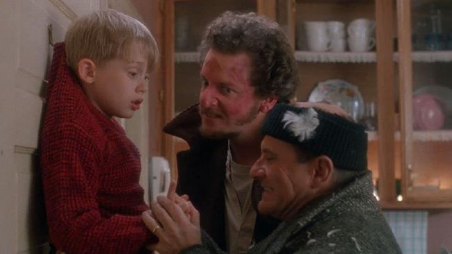 Rumah yang dipakai sebagai lokasi syuting film Home Alone 2: Lost in New York sedang dijual seharga US$6,7 juta atau sekitar Rp103 miliar.