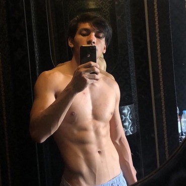 Foto Telanjang Dada Bareng Cewek, Jefri Nichol Bikin Netizen Sakit Hati