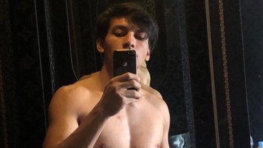 Foto Telanjang Dada Bareng Cewek, Jefri Nichol Bikin Netizen Sakit Hati