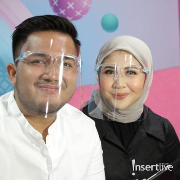 Kesha Ratuliu Lulus Kuliah, Calon Suami Lega & Siap Nikah Tahun Depan