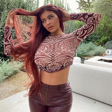 Minta Sumbangan untuk Operasi Penata Rias, Kylie Jenner Dihujat