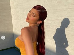 Kylie Jenner Bantah Hamil Anak Kedua