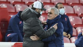 Mourinho kepada Klopp: Tim Terbaik Kalah Malam Ini