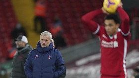 Alexander-Arnold Sindir Mourinho Soal Spurs 'Tim Terbaik'