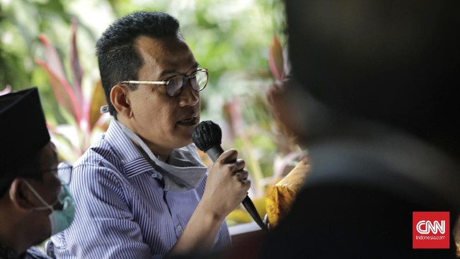 Ahli hukum Refly Harun menilai tak rasional apabila seorang pelanggar prokes juga diberi pidana tambahan berupa pencabutan hak politik.