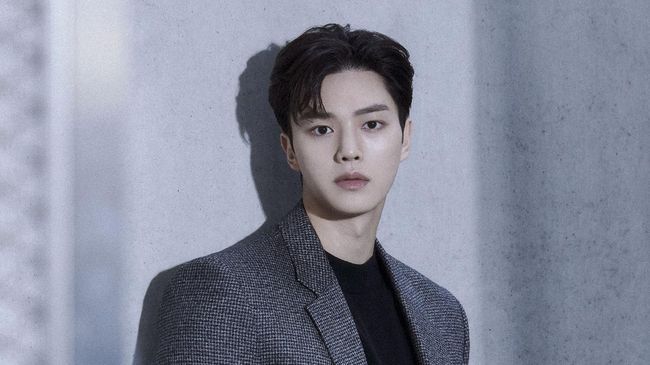 Aktor muda Korea Selatan, Song Kang akan memerankan karakter seorang penari balet atau ballerino dalam drama Korea terbaru tvN berjudul Navillera.