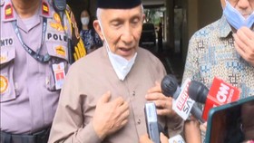 VIDEO: Amien Rais Datangi Mabes Polri Tuntut Lepaskan Rizieq