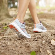 Tips Membersihkan Sol Sepatu Putih dari Noda Kekuningan
