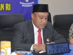 Intip Garasi Wabup Pati Saiful yang Beli Klub PSG
