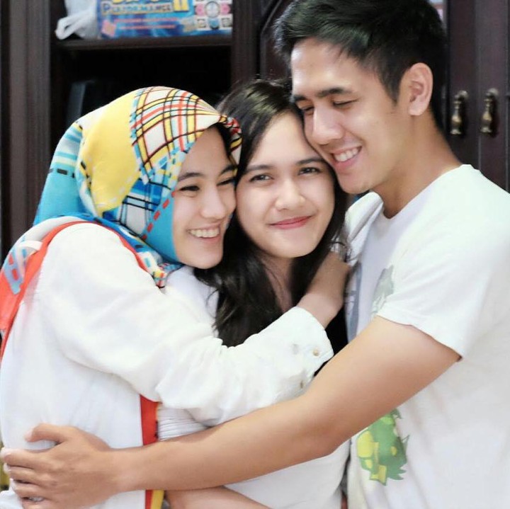 <p>Namun kini keputusan yang diambil pria kelahiran Jakarta itu akhirnya diterima keluarganya. Hubungannya dengan adik-adik kembali harmonis seperti semula. (Foto: Instagram @anandasoebandono)</p>