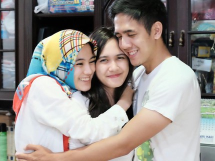 Potret Harmonis Alyssa Soebandono dan Sang Kakak yang Pindah Agama