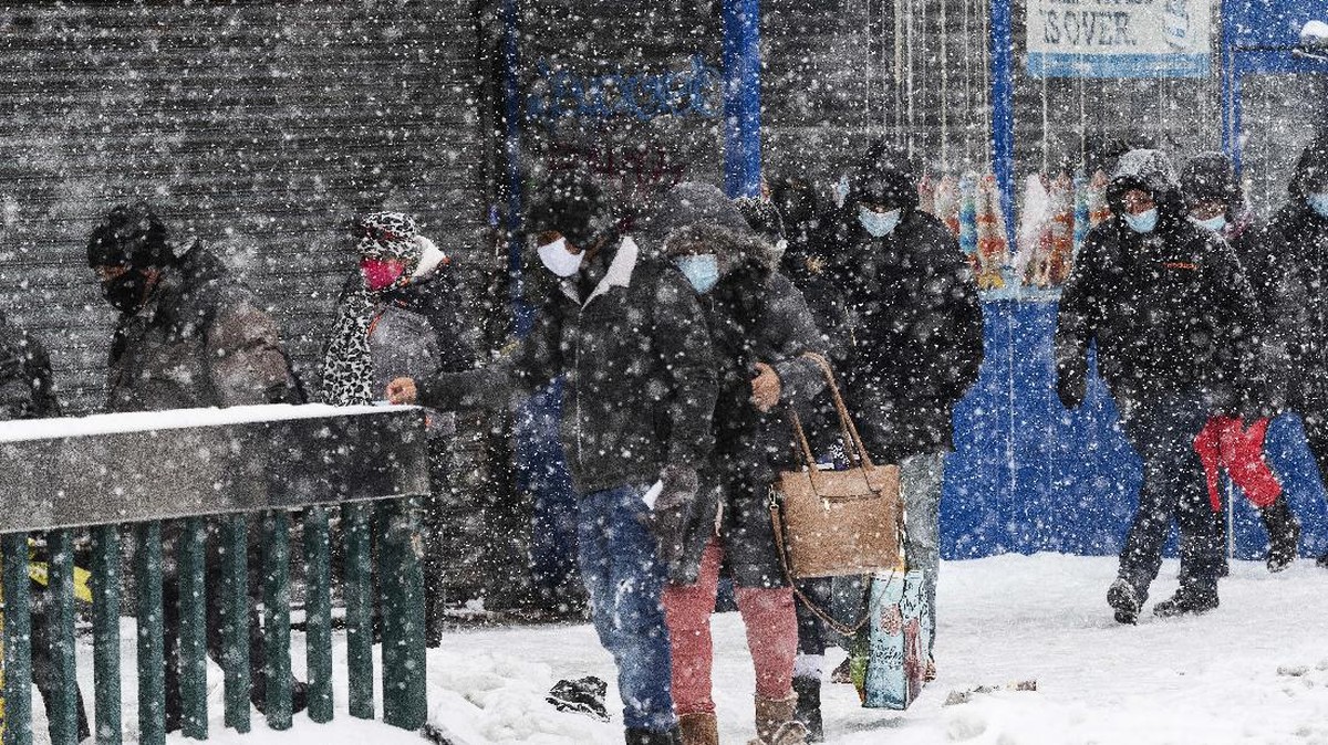 FOTO: Badai Salju di Amerika Jelang Natal