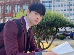 10 Foto Cha Eun Woo, Pemain Drakor True Beauty yang Gantengnya Bikin Meleleh