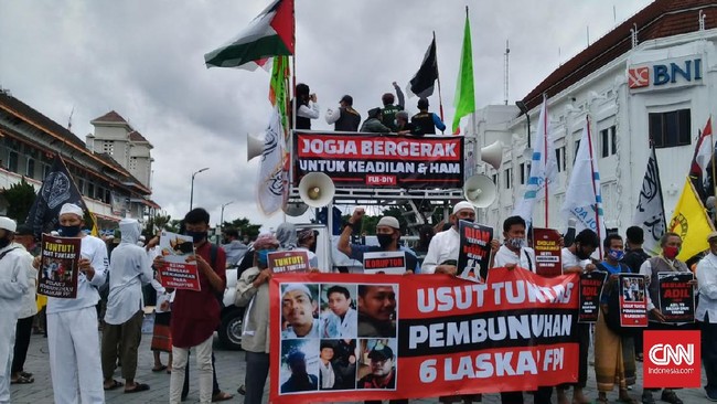 Massa Aksi Jogja Bergerak untuk Keadilan dan HAM menuntut pembebasan Rizieq Shihab dan pengusutan kasus penembakan laskar FPI.