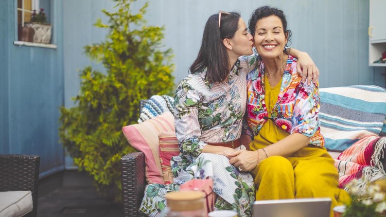 ibu tiri Ilustrasi kedekatan anak dan ibu tirinya