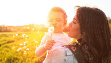 10 KALIMAT POSITIF YANG BISA DISAMPAIKAN KE ANAK SAAT AKAN MENYAPIHNYA