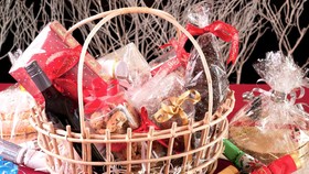 Dapat Rezeki, Ucapkan Doa Saat Menerima Hampers Lebaran