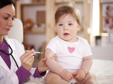 Benarkan Anak Demam Setelah Imunisasi Adalah Reaksi Normal? Ini Kata Dokter