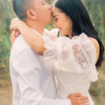 Lamaran Tak Dihadiri Ibu dan Azka, Kalina Oktarani Berlinang Air Mata