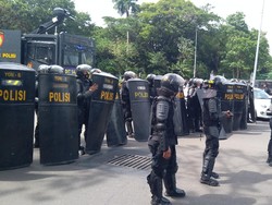 Polisi Tutup Lalin Arah Patung Kuda, Jalan Medan Merdeka Selatan Sempat Macet