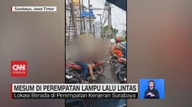 VIDEO: Viral Mesum di Perempatan Lampu Lalu Lintas