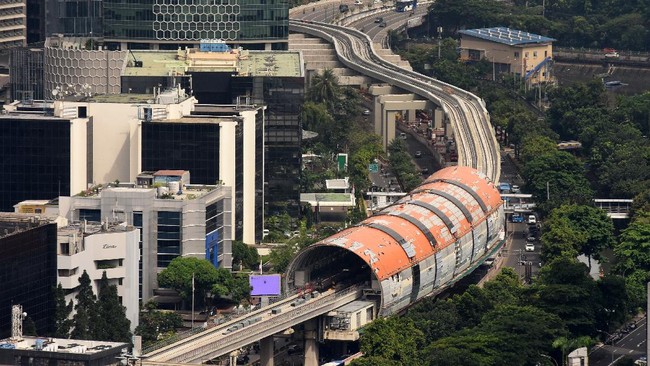 PT KAI (Persero) memastikan LRT Jabodebek beroperasi tanpa masinis namun perseroan menyiapkan dua orang petugas dalam setiap rangkaian.