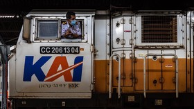 Tarif Kereta Lokal Merak Naik Jadi Rp5.000 Mulai 1 Juni