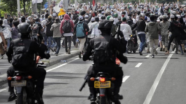 Kedutaan Besar Jerman di Jakarta angkat bicara soal pegawainya yang mendatangi aksi 1812 Front Pembela Islam (FPI) bahwa dipastikan tidak ada niat politik.