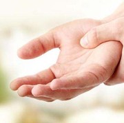 Punya Tangan yang Tremor? Ikuti Cara Ini Agar Eye Makeup Terlihat Sempurna