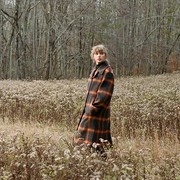 Referensi Baju Hangat ala Taylor Swift Untuk Manjakan Diri di Musim Hujan