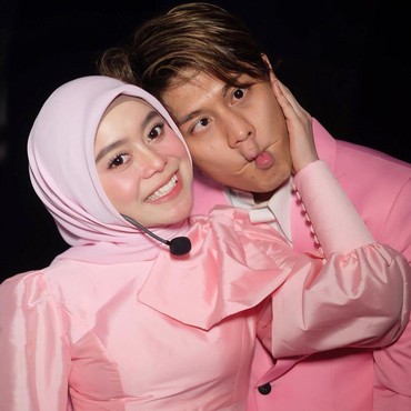 Sudah Lamaran, Rizky Billar Genit Minta Dicium Lesti