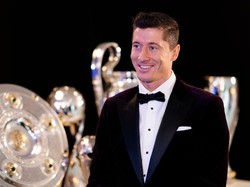 So Sweet-nya Robert Lewandowski dan Thierry Henry
