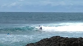VIDEO: Peselancar Asing Berlomba Taklukan Ombak Pantai Seger